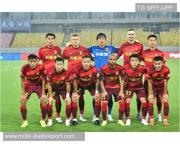 张佳玮分析恩比德的配套阵容表现与球队贡献的深度探讨